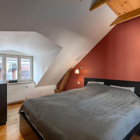 Amber Private Rooms Riga Bagian luar foto
