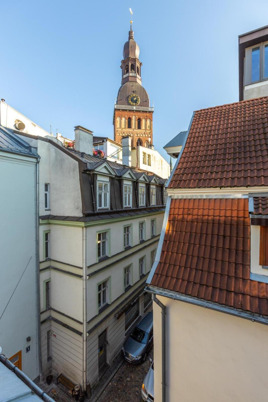 Amber Private Rooms Riga Bagian luar foto